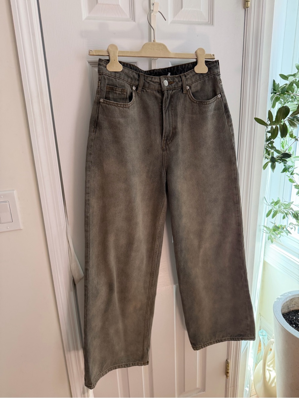 H&M Taupe Wide Leg Jeans Size 2 - Picture 3 of 7
